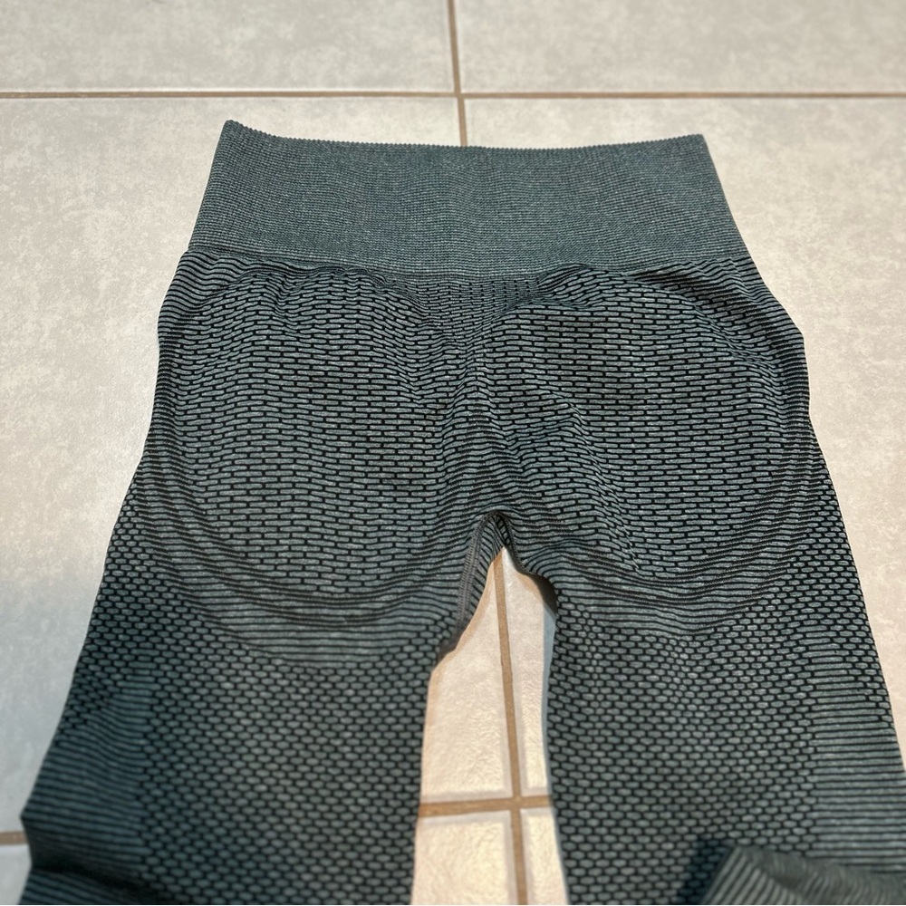 Gymshark Dark Green Textured Leggings - Picture 5 of 11